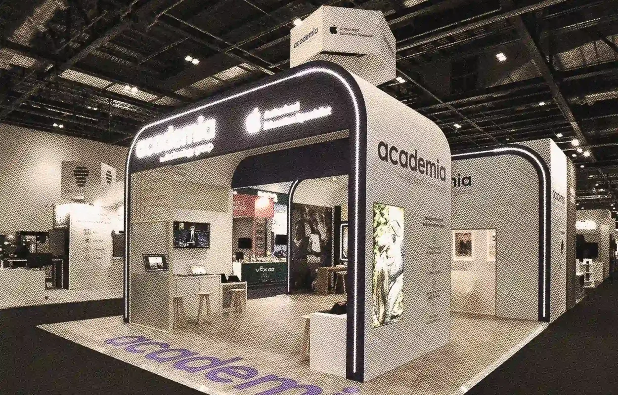 photo-of-custom-bespoke-exhibition-stand-designed-and-built-by-rocket-x-academia